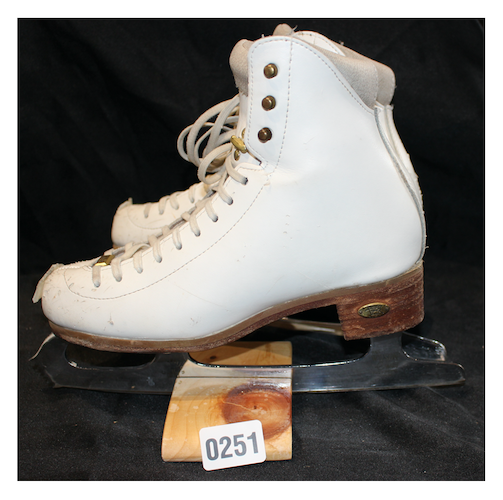 Used 251 Riedell Flair White 4.5N Coronation Comet