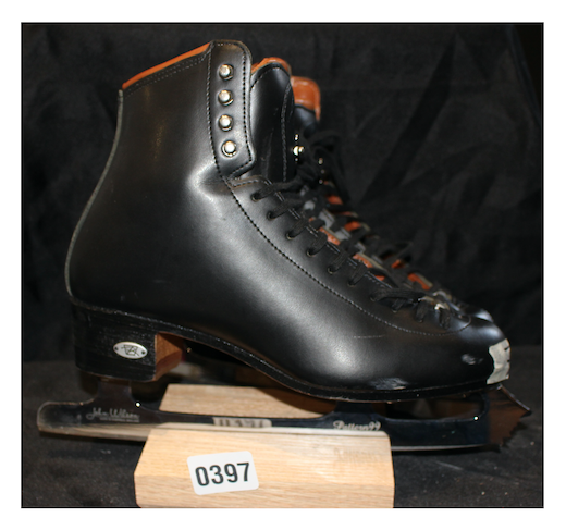 Used 397 Riedell Aria Black 7M Pattern 99